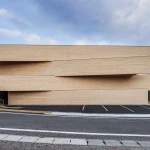 מבנה מקופסאות עץ / Kengo Kuma