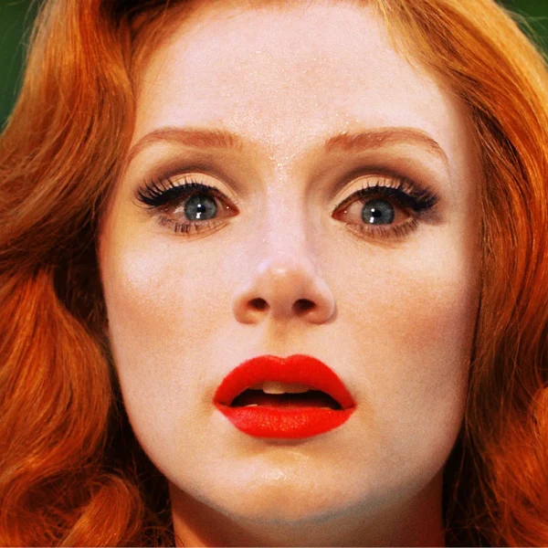 המדומיין ניראה אמיתי, אצל האמנית Alex Prager