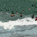 הרוחצים הקטנים בים, אצל אמנית הרקמה Sandrine Torredemer,