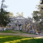 ישיש בן 85 בונה במו ידיו ארמון, בסרדיניה