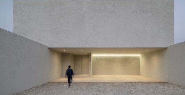 הארכיטקטורה שכחה מה זה להיות "בית" / ורדית חרצית