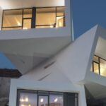 לכל אחת משלוש קומות הבית בטהרן – נוף שונה