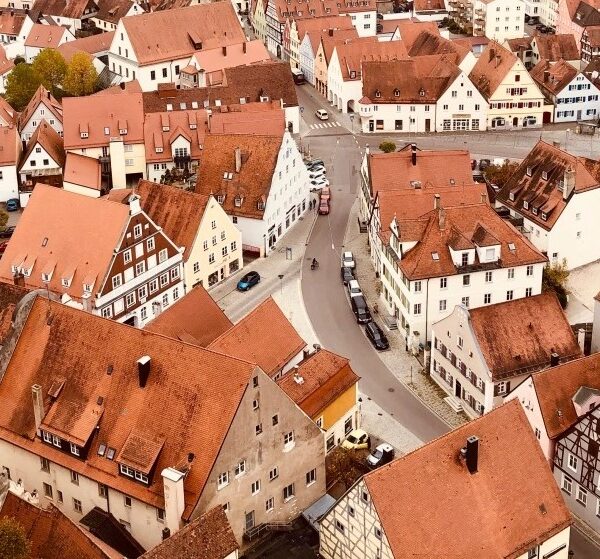 העיירה הבווארית Nördlingen, נבנתה במכתש שיצר מטאוריט לפני 15 מיליון שנה