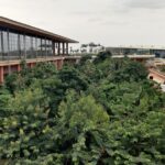 טרמינל חדש בהודו, הוא נווה מדבר עם צמחיה, גינות ומפלים