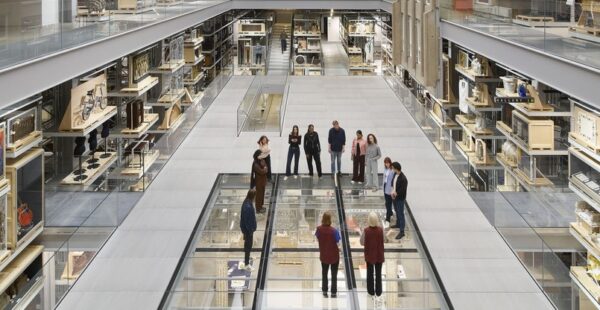 חווית מוזיאון שונה ובענק, ב-V&A שנפתח כעת בלונדון