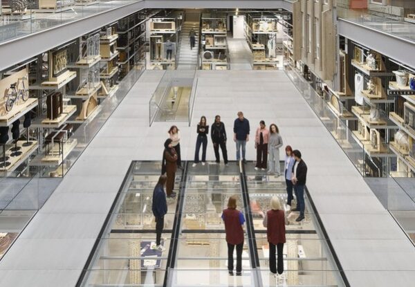 חווית מוזיאון שונה ובענק, ב-V&A שנפתח כעת בלונדון