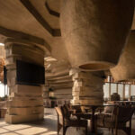 בית קפה בהודו, מעוצב כמו ממלכה תת-קרקעית עתיקה