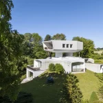 למכירה: בית עתידני מפורסם מעידן אדריכלות החלל