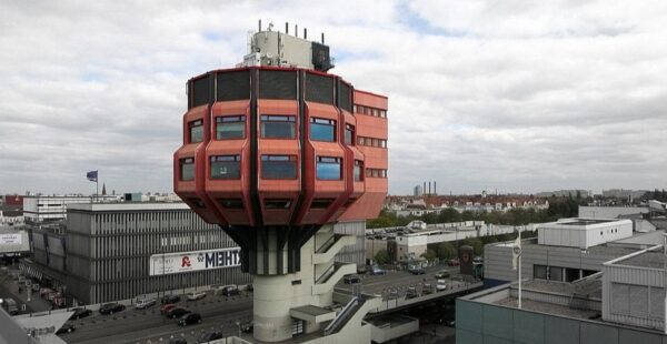3.2 מיליון אירו: מגדל Bierpinsel המפורסם בברלין, מוצע למכירה