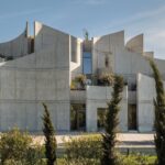 בית חולים ווטרינרי באלבניה: אדריכלות פיסולית, שימחה וכבוד לבעלי חיים 