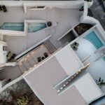 כאוס שנמצא בהרמוניה: בית נופש בסנטוריני