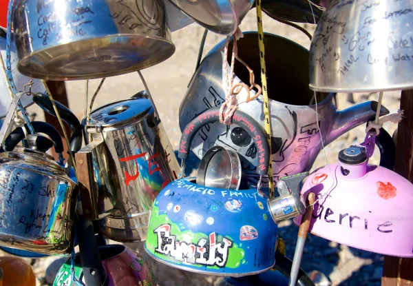 בעמק המוות שבמדבר, יש מקדש סודי… לתה