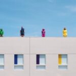 אספנית אמנות חגגה יום הולדת, עם מופע מחול על גג ביתה