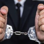 ראו הוזהרתם: 17 דברים יומיומיים רגילים, שנחשבו או נחשבים לפשע