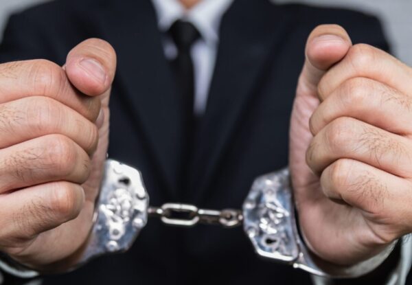 ראו הוזהרתם: 17 דברים יומיומיים רגילים, שנחשבו או נחשבים לפשע