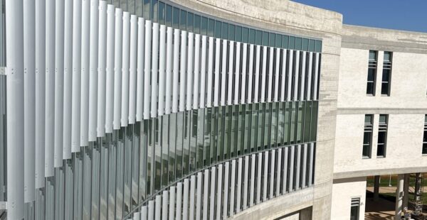 "האדריכלות של מבני החינוך, היא חלק מהחינוך" אומר אדריכל אורי לניר