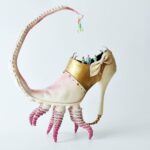 הנעליים הסוריאליסטיות של האמן התל-אביבי קוסטה מג'ראקיס