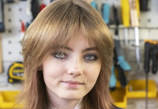 "נערת השנה" של TIMES: ילדה בת 13 שהמציאה שמיכה סולארית לחסרי בית