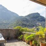 הכחול של השמיים והים, מהגבעות של Mallorca