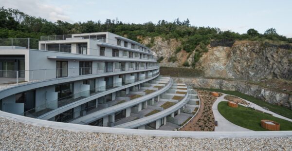 מתחם מגורים חדש נבנה במחצבה נטושה, בצ'כיה