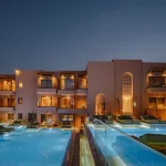 מלון יווני המשקף מסורת מקומית עם יוקרה