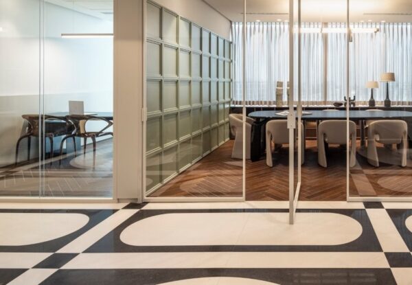 יוקרה קלאסית: משרדי פיננסים בצומת סביון