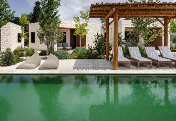 בית באזור כפרי, מתחבר לנוף