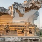 ספריה בסלע: שקיפות מול מסה, אנושי מול נצחי