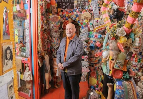 האיש שהפך את ביתו ליצירת אמנות וקתדרלה של חלומות