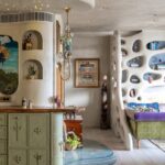 בית חלומי בהשראת ציורו האייקוני של מארק שאגאל "אני והכפר"