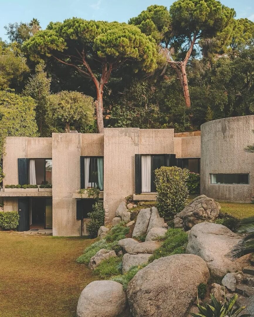 Casa Semienteradda בספרד, מניפסט ואייקון של אדריכלות בת קיימא