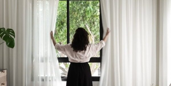 בית של אהבה מחודשת: עיצוב אקלקטי מודרני עם נגיעות קלאסיות בנס ציונה