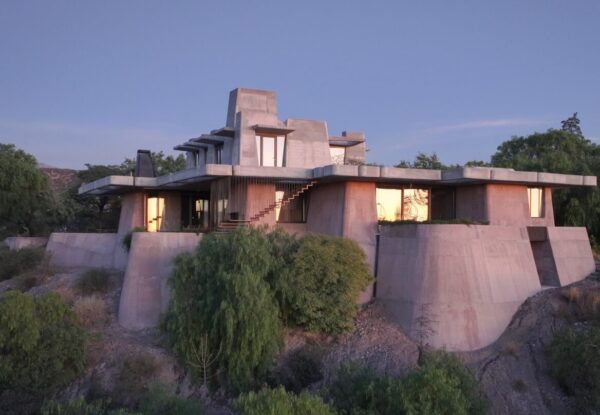 בית הבטון בהרי האנדים נראה כמו בממלכה רחוקה