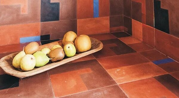 בושם ים תיכוני: בית חווה ישן במינורקה מתעורר לחיים