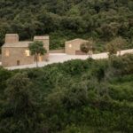 המעצב שנטש את לונדון, לבית חווה בנוף הכפרי המבודד של ג'ירונה