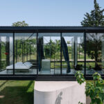 הבית השקוף בשדות המרעה