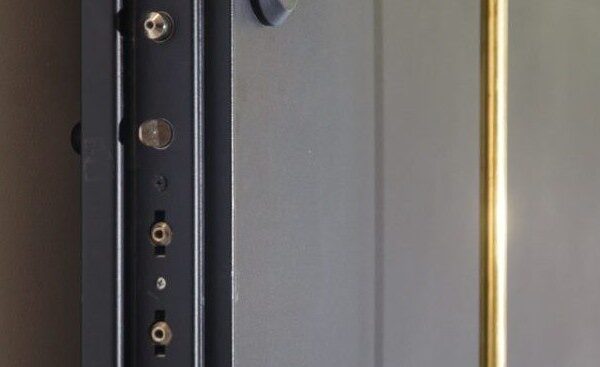 טכנולוגיות פורצות דרך של Hermetix: דור חדש של דלתות ביטחון לבתים משותפים ומשרדים