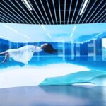 קירות הזכוכית שלכם יכולים לספר סיפור – Holowave הופכת אותם לחיים