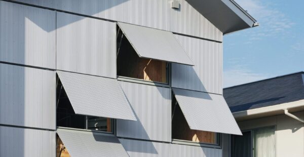 בית עירוני יפני מסורתי, הפך למרחב עבודה מודרני וגמיש