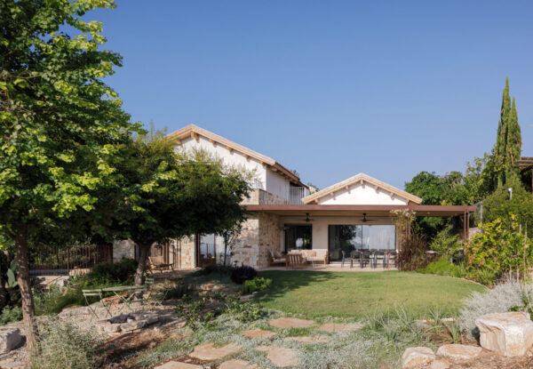 בית שנבנה מחדש: מבפנים החוצה