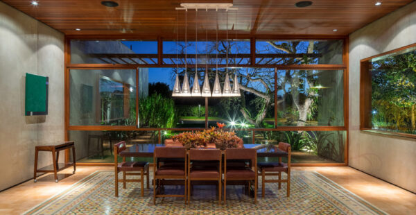 הבית בברזיליה טובל בטבע