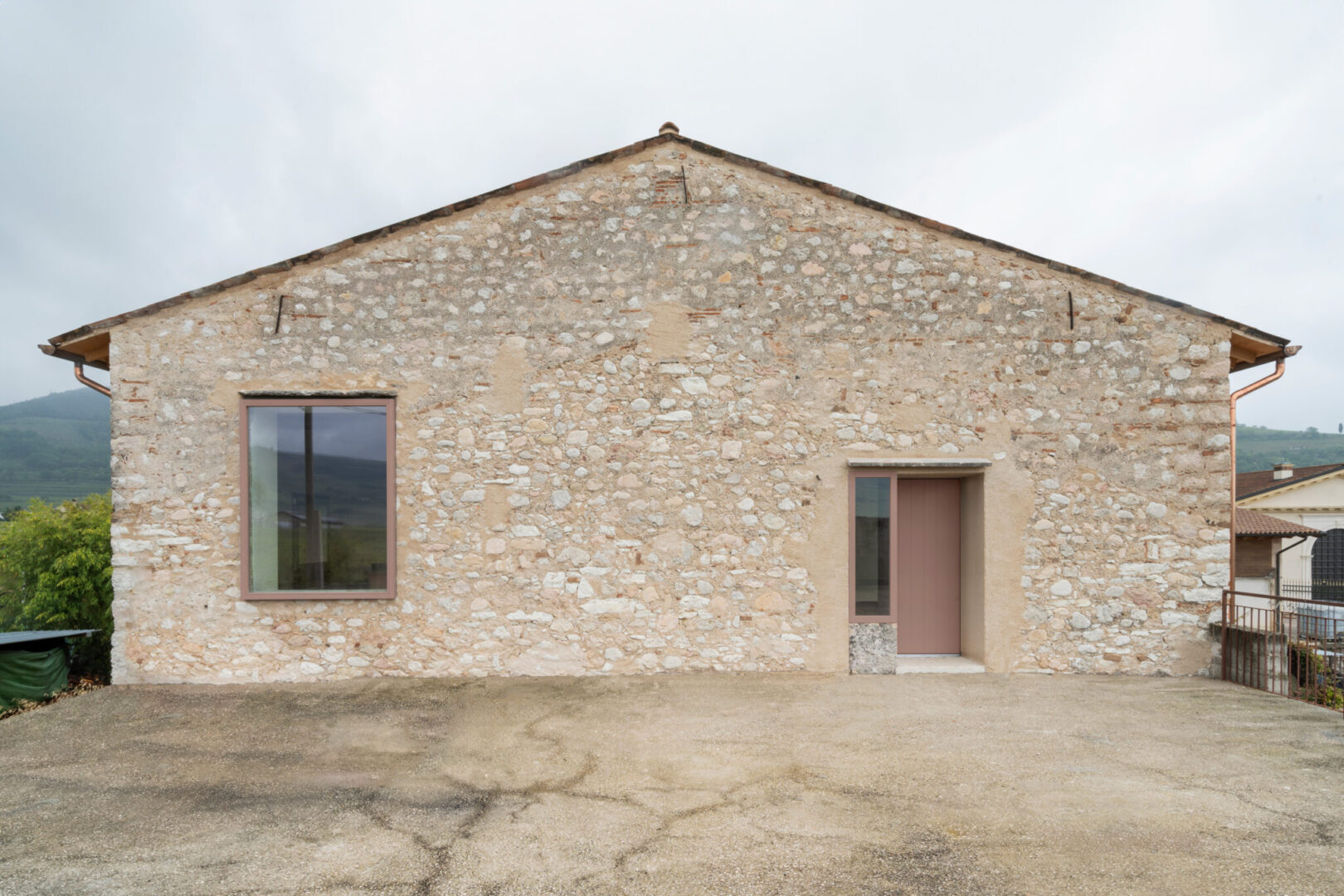 שיפוץ של בית אבן כפרי מהמאה ה-19 בורונה