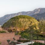 מוזיאון השחרור של מניסה (MKM): אדריכלות של זיכרון, חומר ותחושה