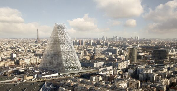 משולש בשמי פריז: מגדל ה-Triangle מתקרב לסיום ומצית מחדש את הוויכוח על קו הרקיע