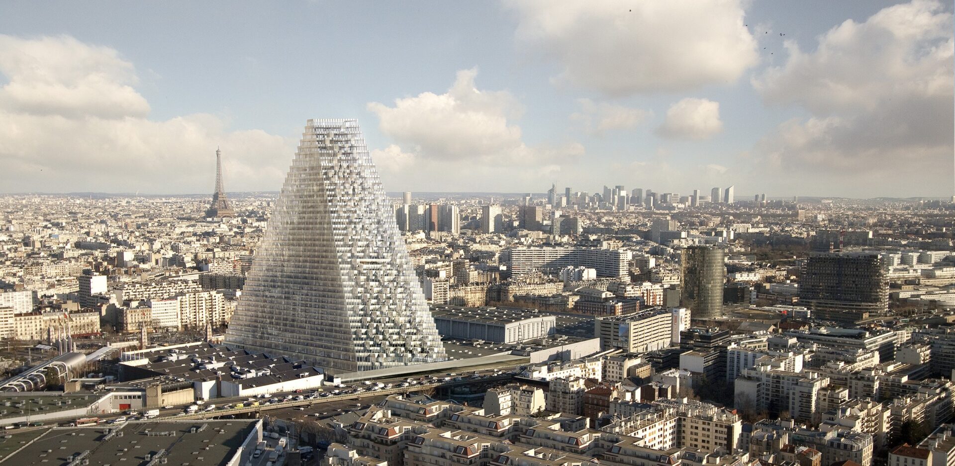 משולש בשמי פריז: מגדל ה-Triangle מתקרב לסיום ומצית מחדש את הוויכוח על קו הרקיע