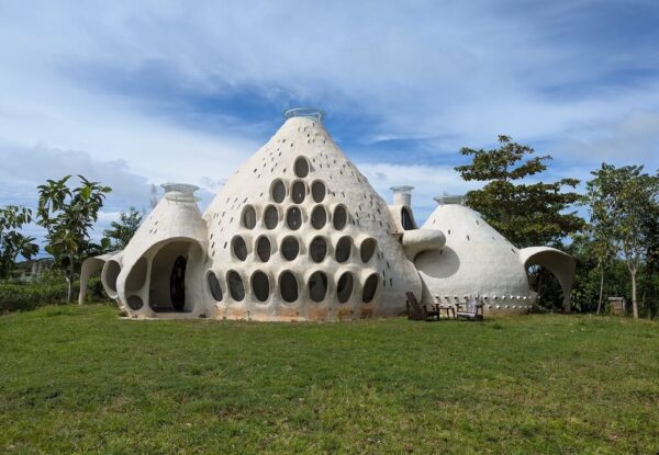 אדריכלות שצומחת מהטבע: בית אורגני בקוסטה ריקה