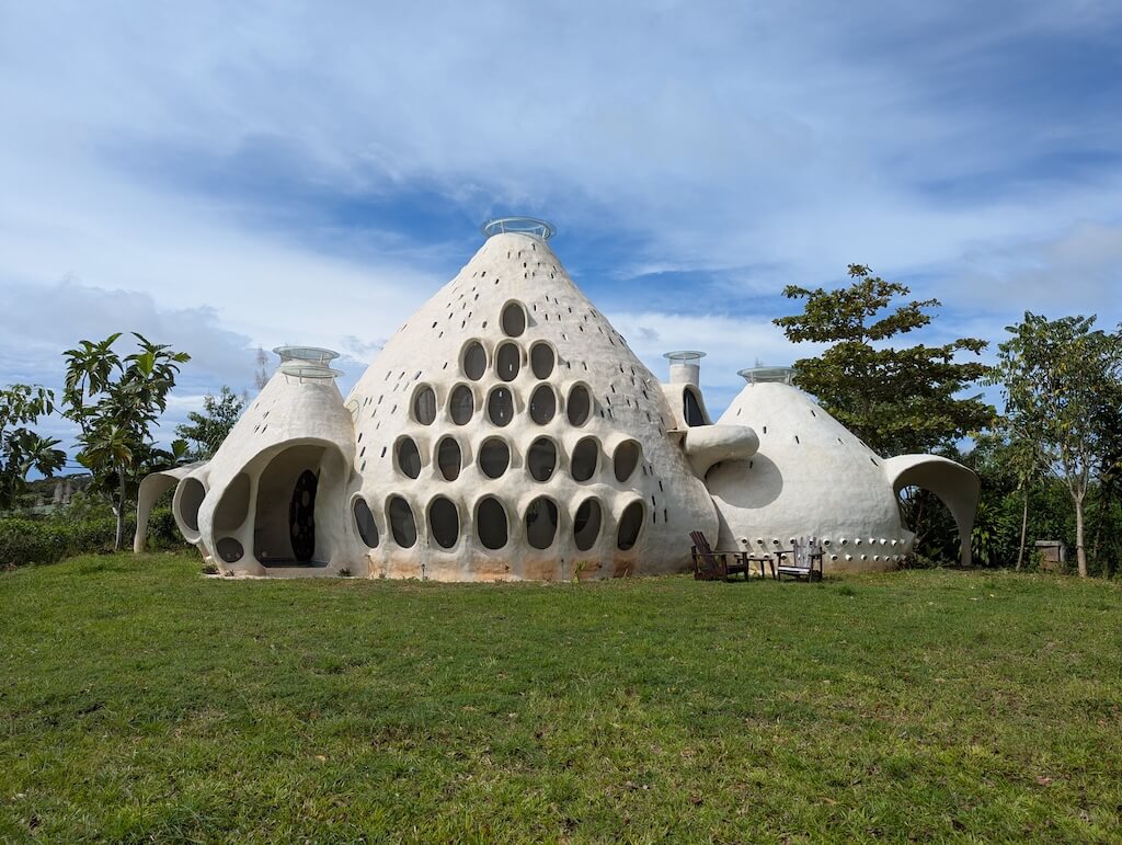 אדריכלות שצומחת מהטבע: בית אורגני בקוסטה ריקה