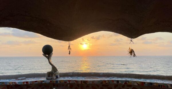 המחוזי הכריע: “בית הצדף” בהרצליה יפונה – האמן ניסים קחלון יידרש לעזוב לאחר כ-50 שנה