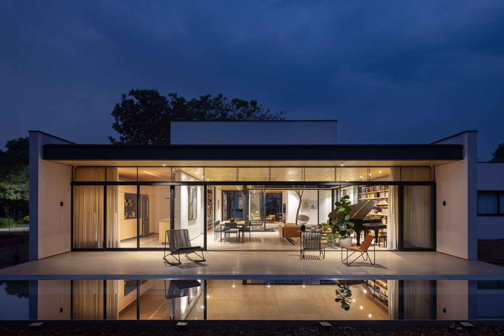 בית נטוע כפרח בלב הסאוונה הברזילאית