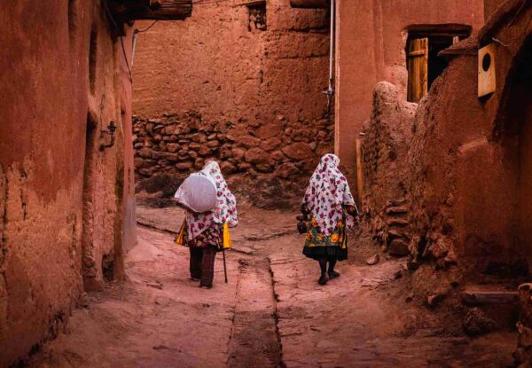 כפרים קדומים באיראן: אלף שנה בין הרים, מדבר וזיכרון היסטורי